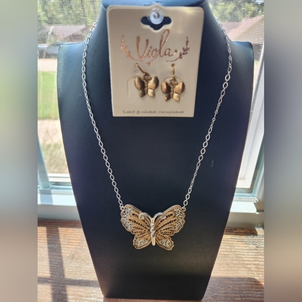 Butterfly necklace set